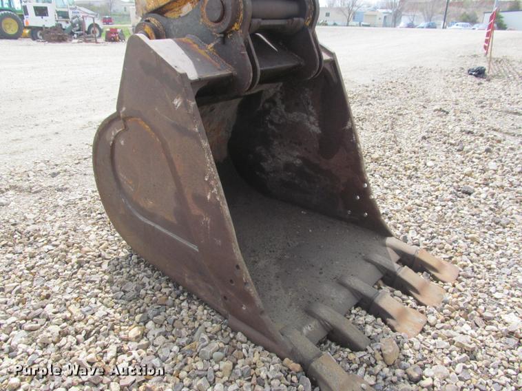 image for item K3992 1999 John Deere 330LC excavator