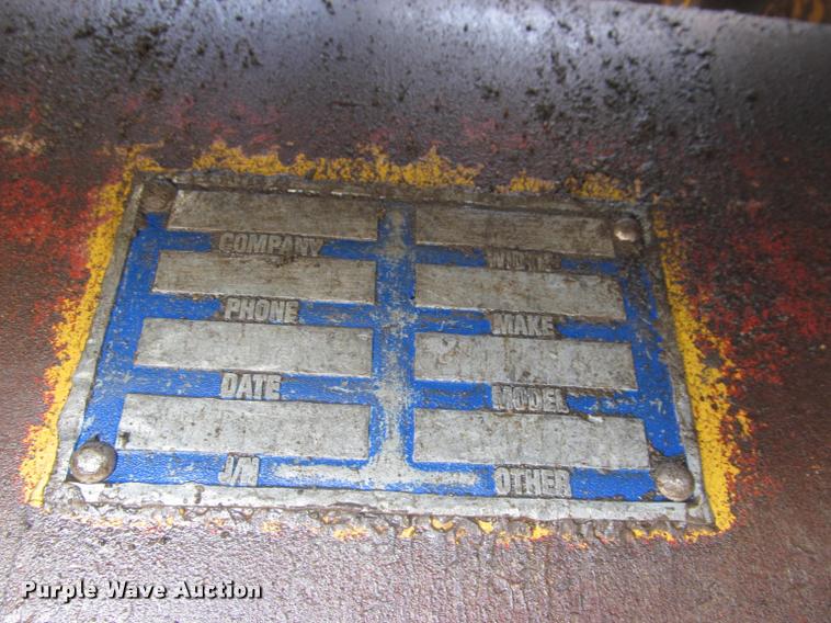 image for item K3992 1999 John Deere 330LC excavator