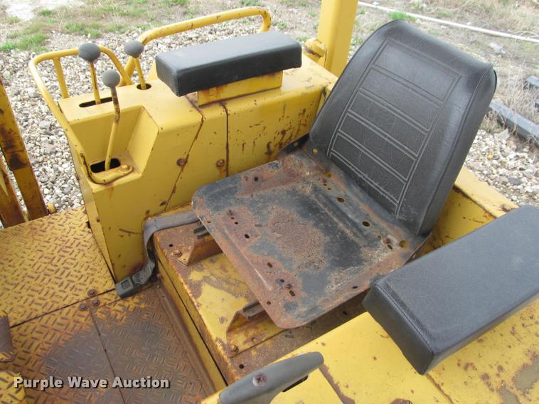 image for item K3993 Caterpillar D3B pipelayer