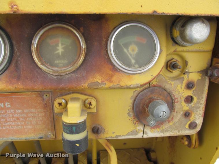 image for item K3993 Caterpillar D3B pipelayer