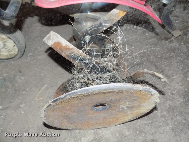 image for item AU9540 Honda FC600 tiller