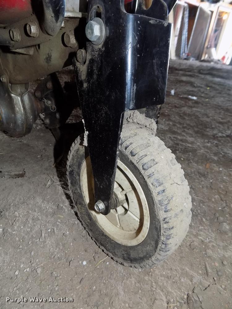 image for item AU9540 Honda FC600 tiller