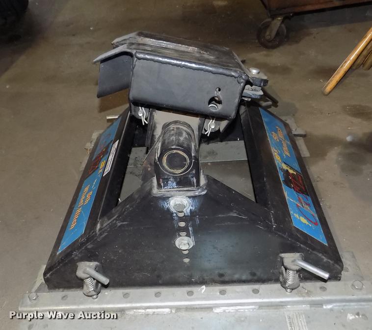 image for item AU9544 Cattz fifth wheel plate