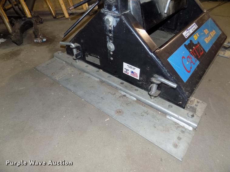 image for item AU9544 Cattz fifth wheel plate