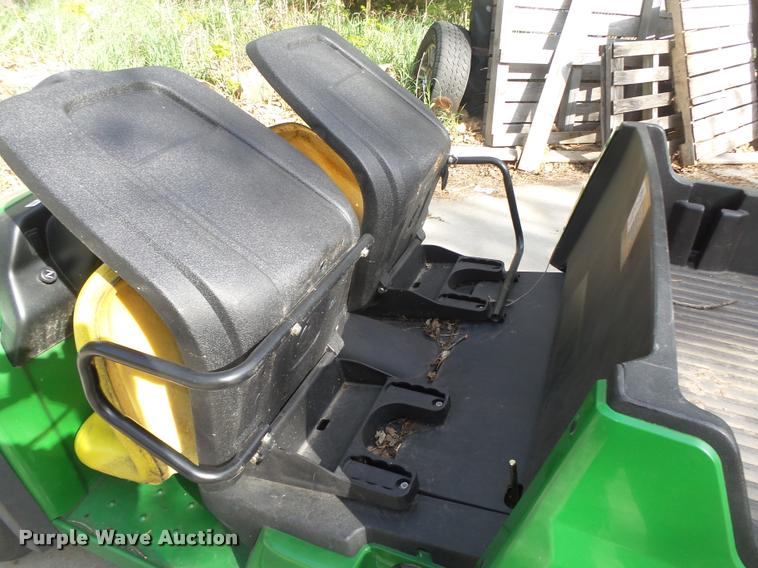 image for item AU9558 2004 John Deere Gator CX utility vehicle