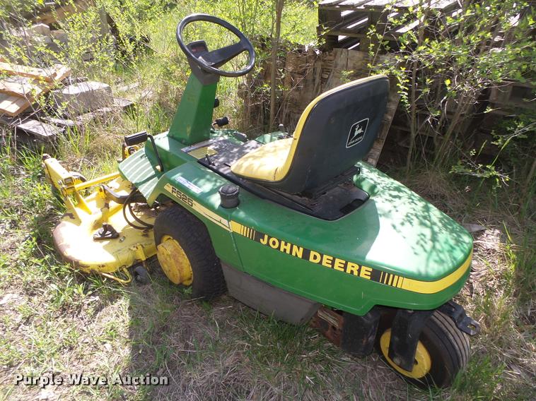 image for item AU9562 John Deere F525 lawn mower