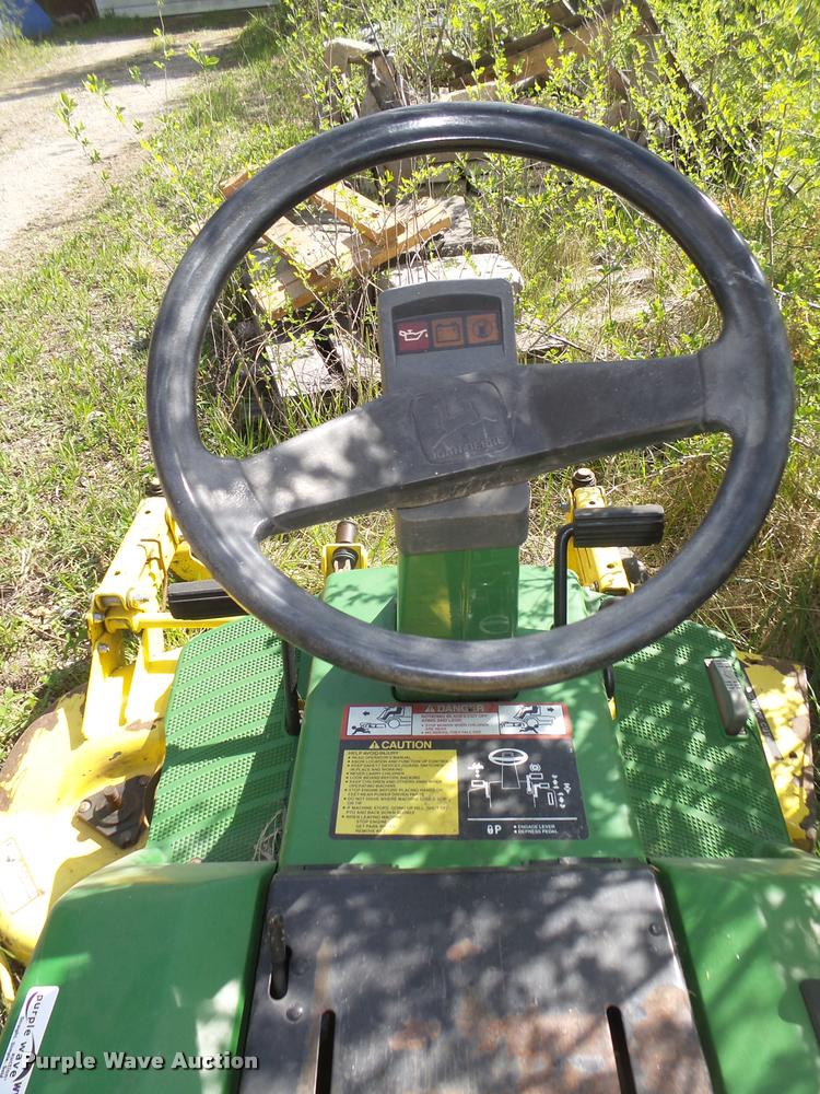 image for item AU9562 John Deere F525 lawn mower