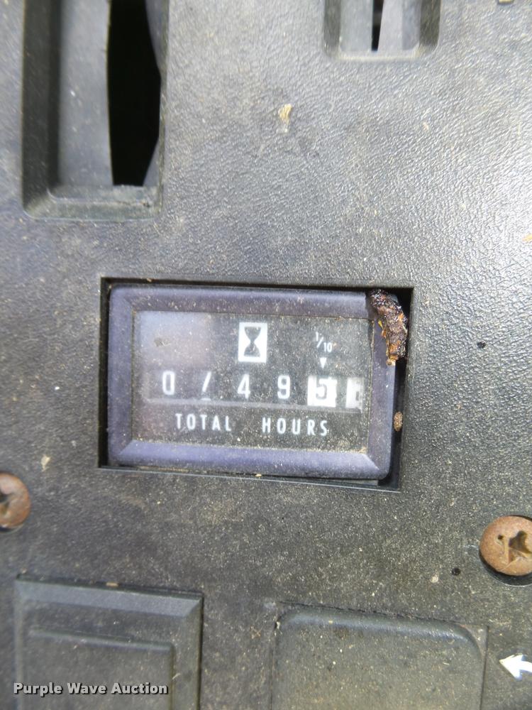 image for item AU9562 John Deere F525 lawn mower