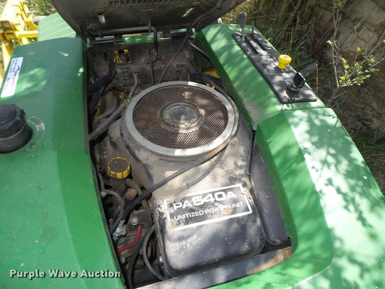 image for item AU9562 John Deere F525 lawn mower