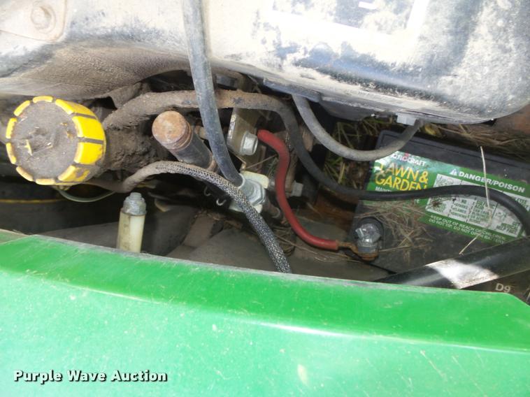 image for item AU9562 John Deere F525 lawn mower