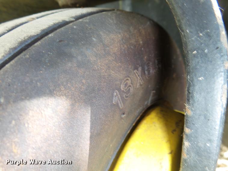 image for item AU9562 John Deere F525 lawn mower