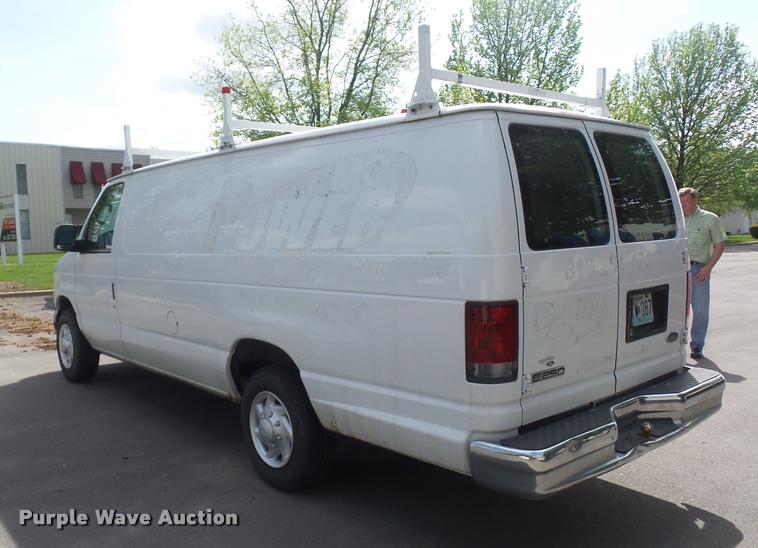 image for item BI9088 2006 Ford E350 Extended van