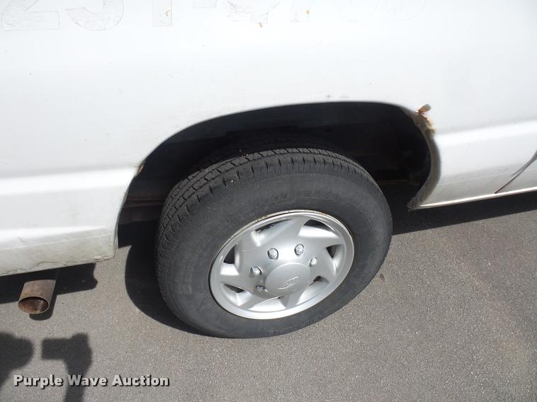 image for item BI9088 2006 Ford E350 Extended van
