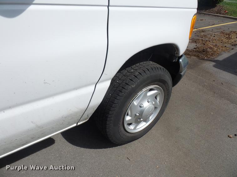 image for item BI9088 2006 Ford E350 Extended van