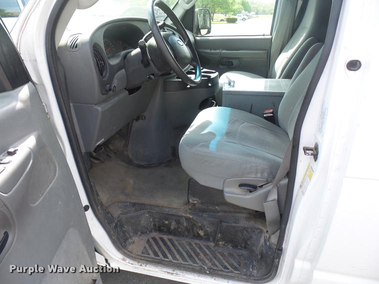 image for item BI9088 2006 Ford E350 Extended van