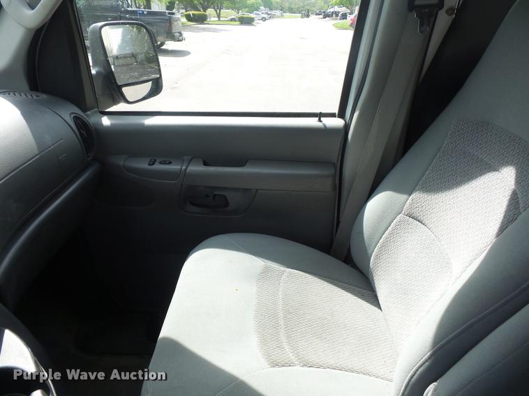 image for item BI9088 2006 Ford E350 Extended van