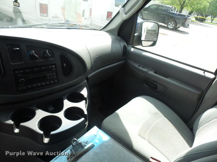 image for item BI9088 2006 Ford E350 Extended van