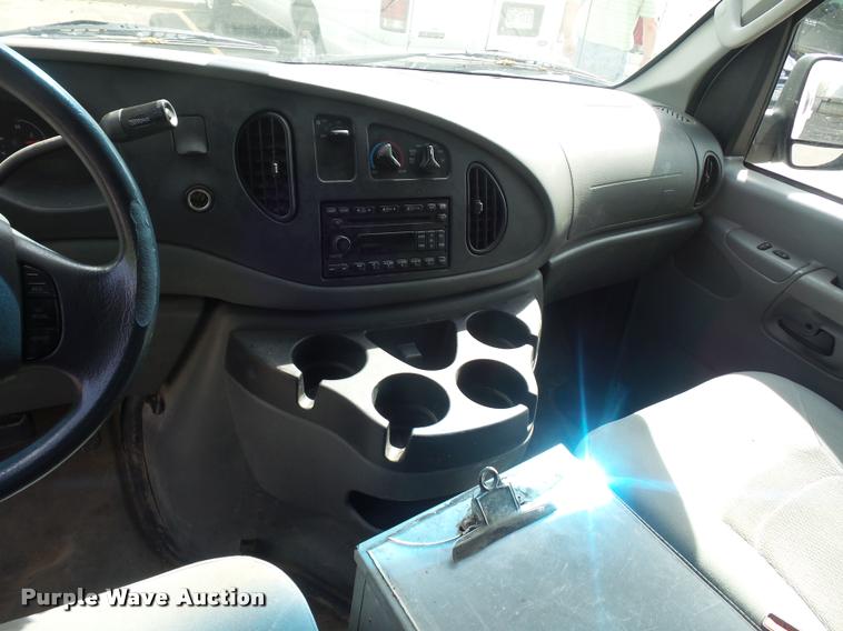 image for item BI9088 2006 Ford E350 Extended van
