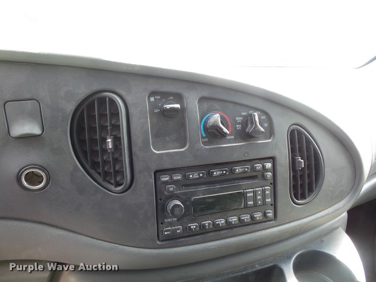 image for item BI9088 2006 Ford E350 Extended van