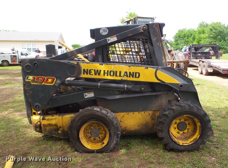 image for item BZ9732 New Holland L190 skid steer