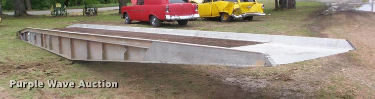 image for item BZ9736 Aluminum forklift ramp