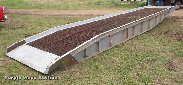 image for item BZ9736 Aluminum forklift ramp