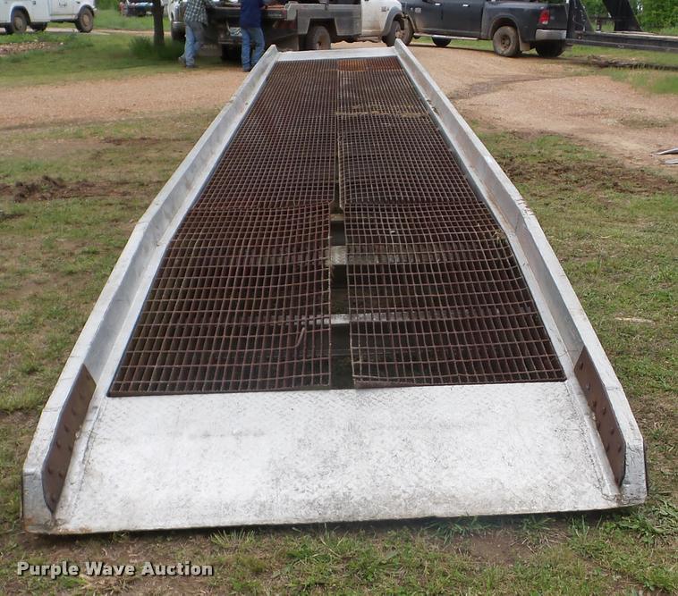 image for item BZ9736 Aluminum forklift ramp