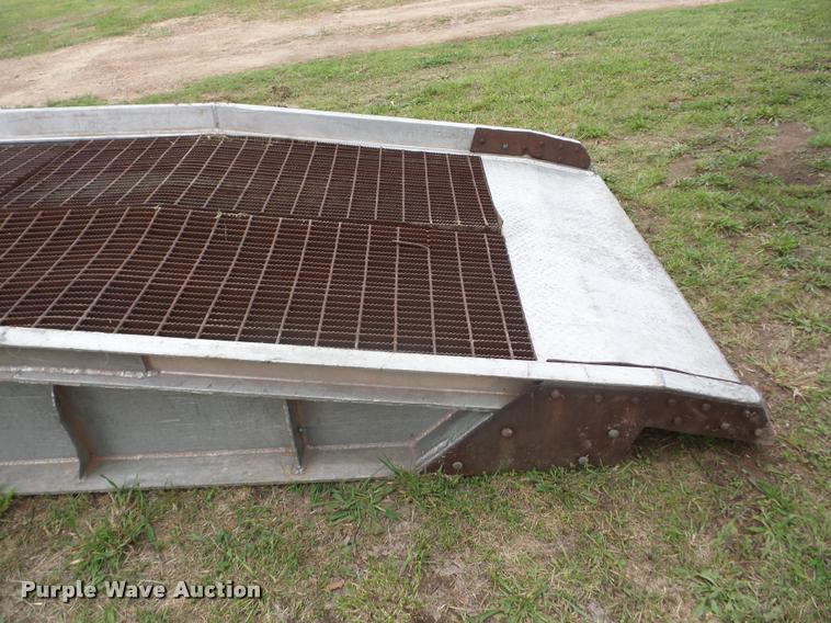 image for item BZ9736 Aluminum forklift ramp