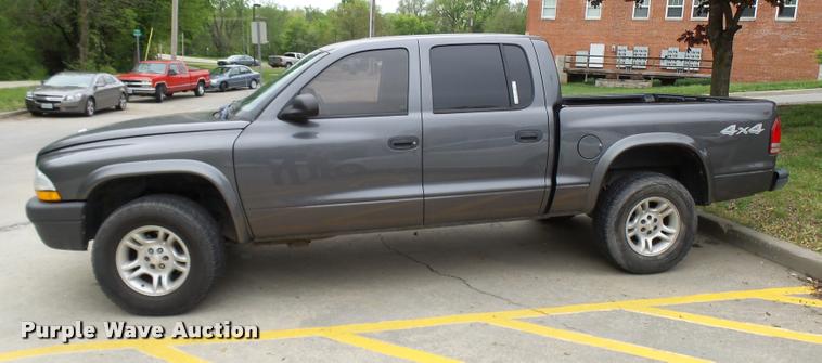 image for item CC9114 2004 Dodge Dakota Quad Cab pickup truck