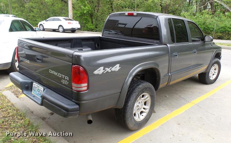 image for item CC9114 2004 Dodge Dakota Quad Cab pickup truck