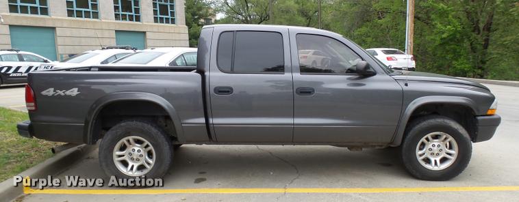image for item CC9114 2004 Dodge Dakota Quad Cab pickup truck