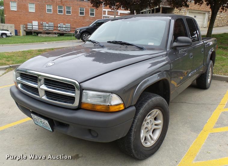 image for item CC9114 2004 Dodge Dakota Quad Cab pickup truck