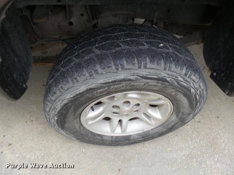 image for item CC9114 2004 Dodge Dakota Quad Cab pickup truck