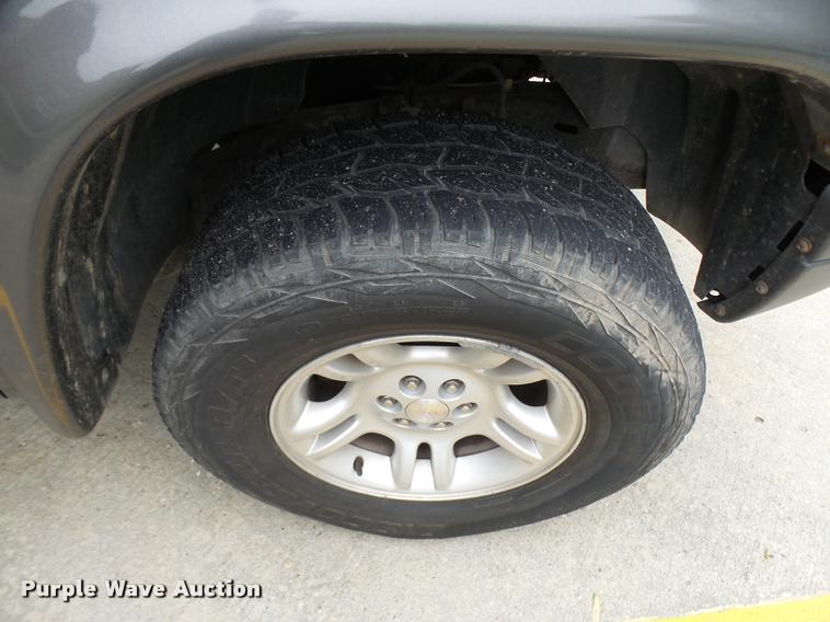 image for item CC9114 2004 Dodge Dakota Quad Cab pickup truck