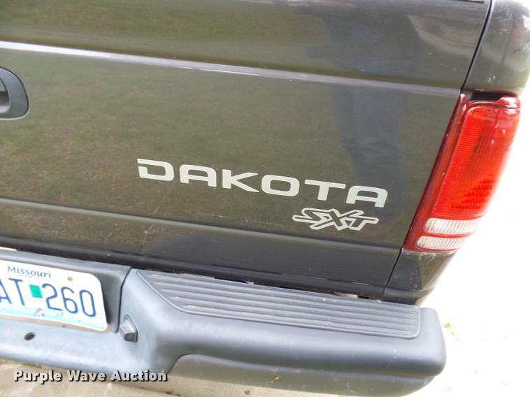 image for item CC9114 2004 Dodge Dakota Quad Cab pickup truck