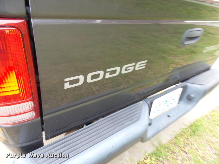 image for item CC9114 2004 Dodge Dakota Quad Cab pickup truck