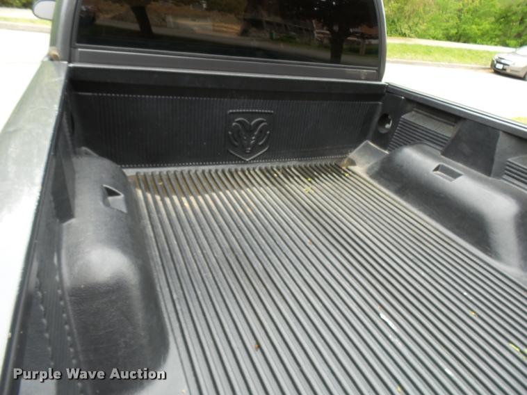 image for item CC9114 2004 Dodge Dakota Quad Cab pickup truck