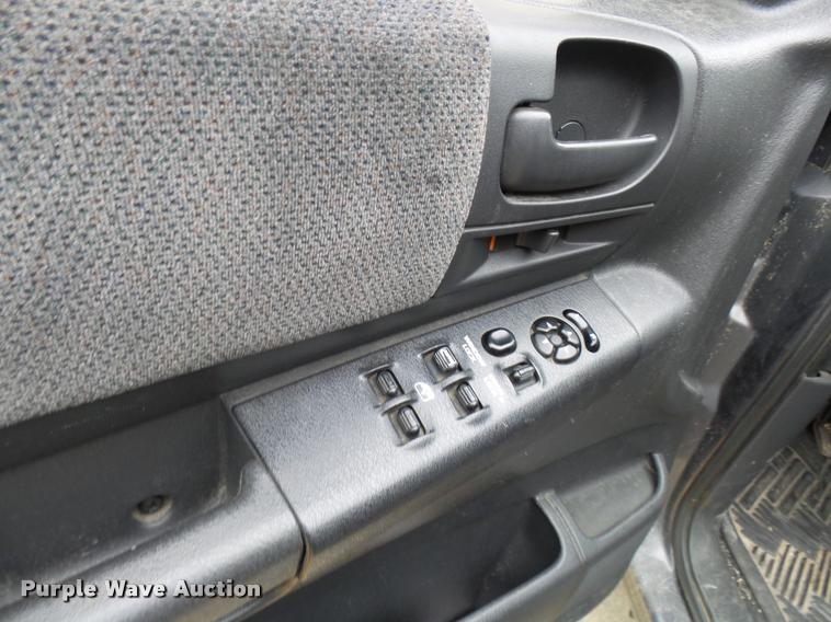 image for item CC9114 2004 Dodge Dakota Quad Cab pickup truck