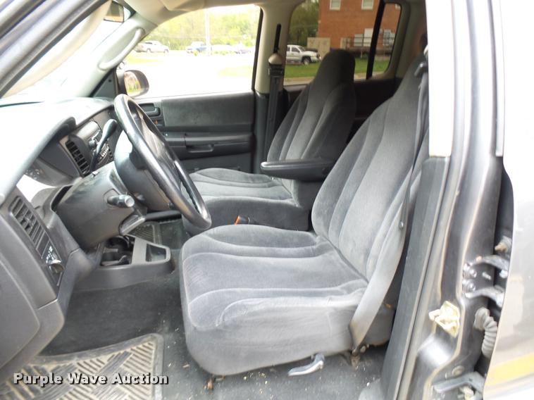 image for item CC9114 2004 Dodge Dakota Quad Cab pickup truck