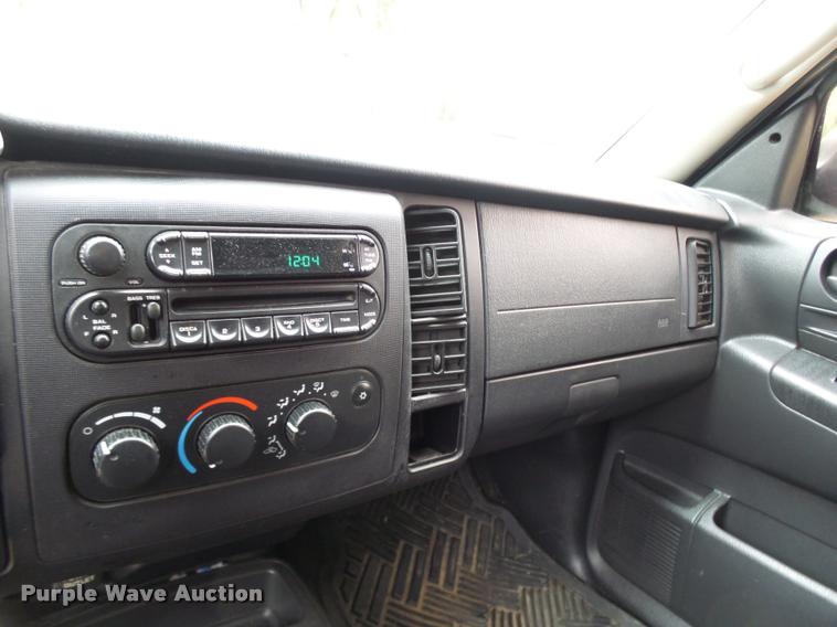 image for item CC9114 2004 Dodge Dakota Quad Cab pickup truck