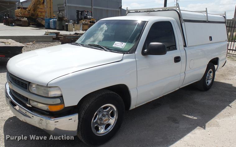 image for item DA0485 2000 Chevrolet Silverado 1500 pickup truck