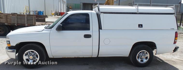 image for item DA0485 2000 Chevrolet Silverado 1500 pickup truck