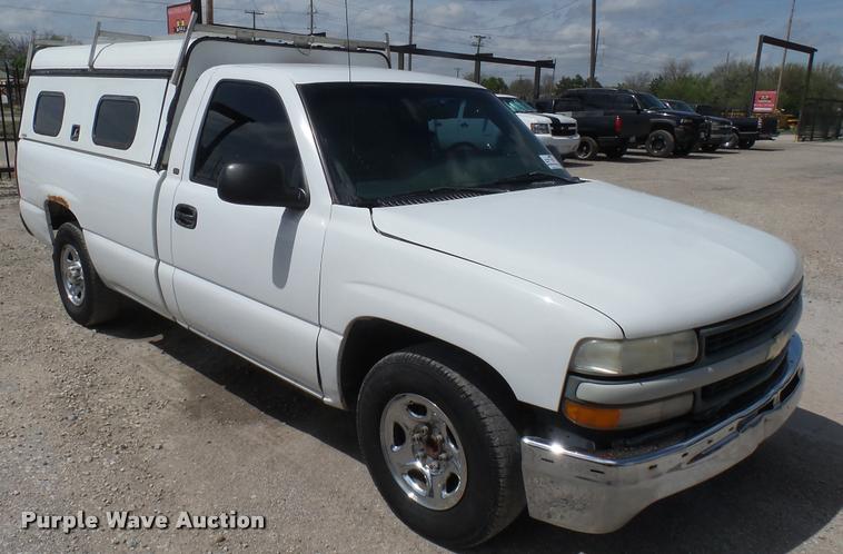 image for item DA0485 2000 Chevrolet Silverado 1500 pickup truck