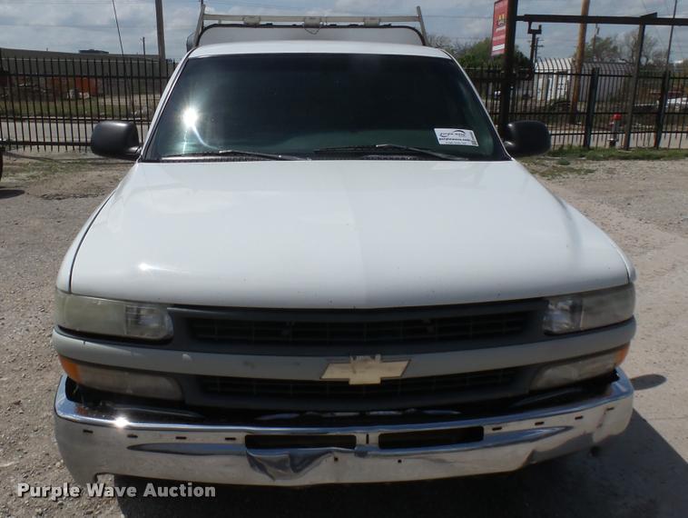image for item DA0485 2000 Chevrolet Silverado 1500 pickup truck