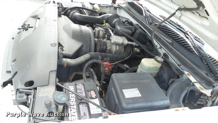 image for item DA0485 2000 Chevrolet Silverado 1500 pickup truck