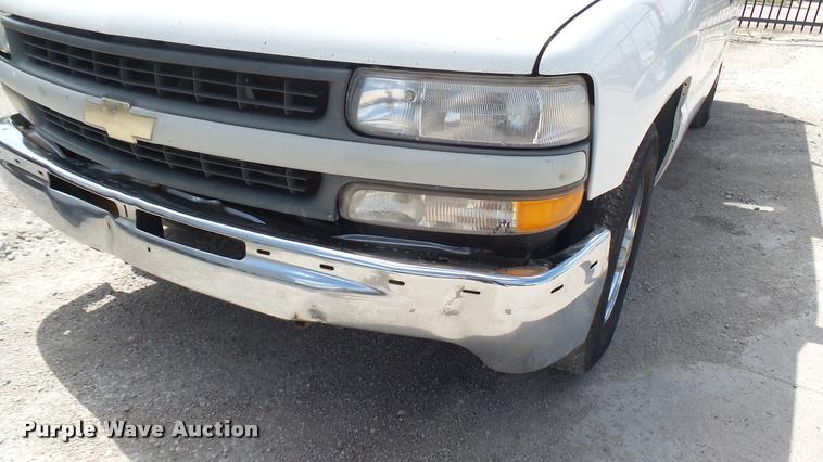 image for item DA0485 2000 Chevrolet Silverado 1500 pickup truck