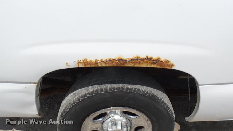 image for item DA0485 2000 Chevrolet Silverado 1500 pickup truck