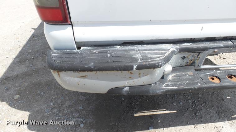 image for item DA0485 2000 Chevrolet Silverado 1500 pickup truck