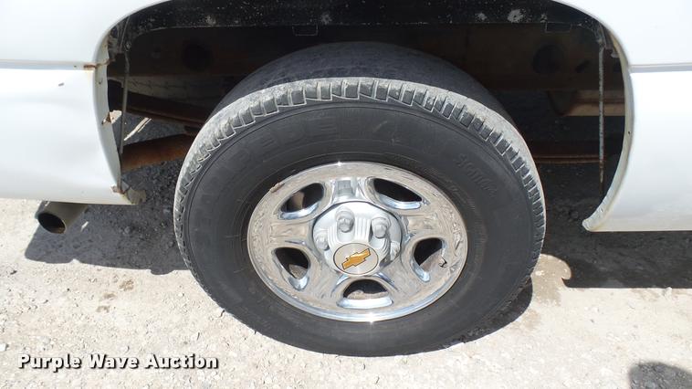 image for item DA0485 2000 Chevrolet Silverado 1500 pickup truck