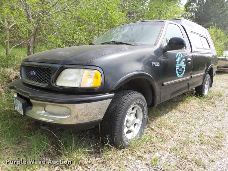 image for item DA0666 1997 Ford F150 XLT pickup truck